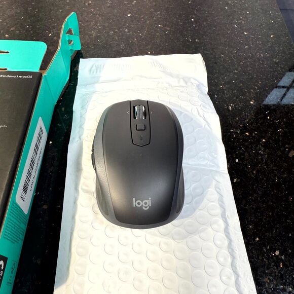 logitech‎ MX Anywhere 2S Bluetooth Edition Computer Mouse NEW - Picture 3 of 8